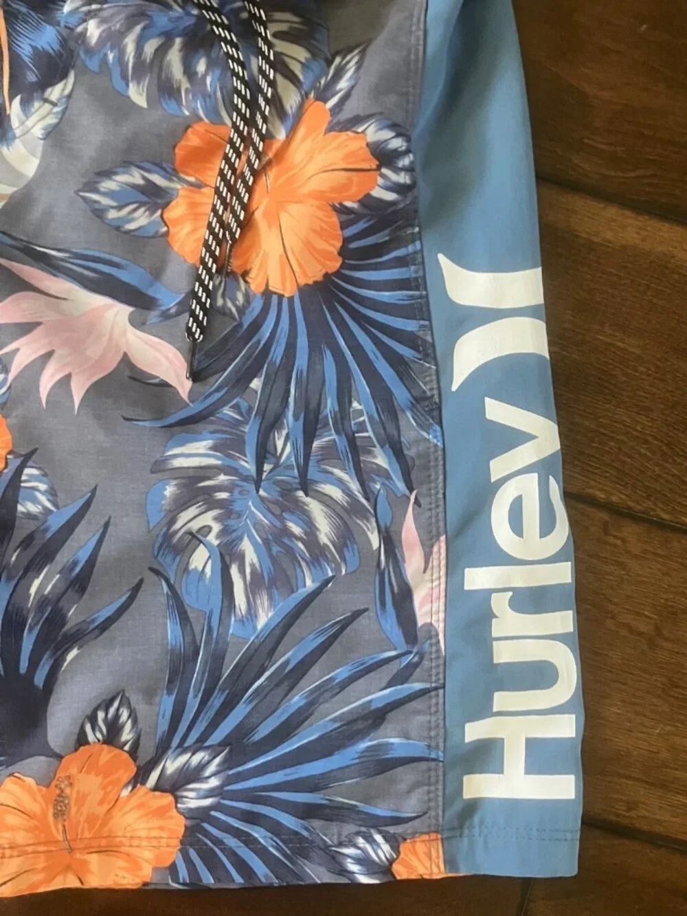 Hurley Tropical Hibiscus Board Shorts - Men's Size 28 - Used in Good Condition